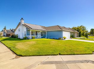 2301 Heritage Manor Dr, Riverbank, CA 95367