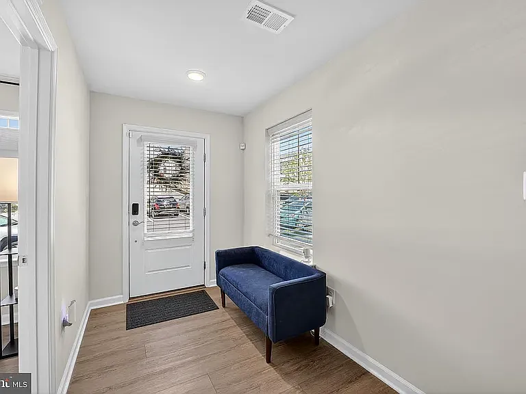 4 bed, 1956 sqft, $1,050 — Photo 4