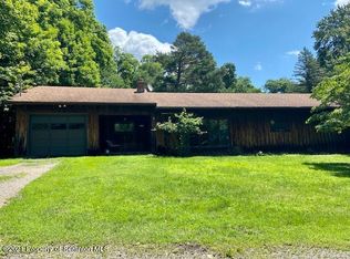 32 Waterford Rd, Dalton, PA 18414