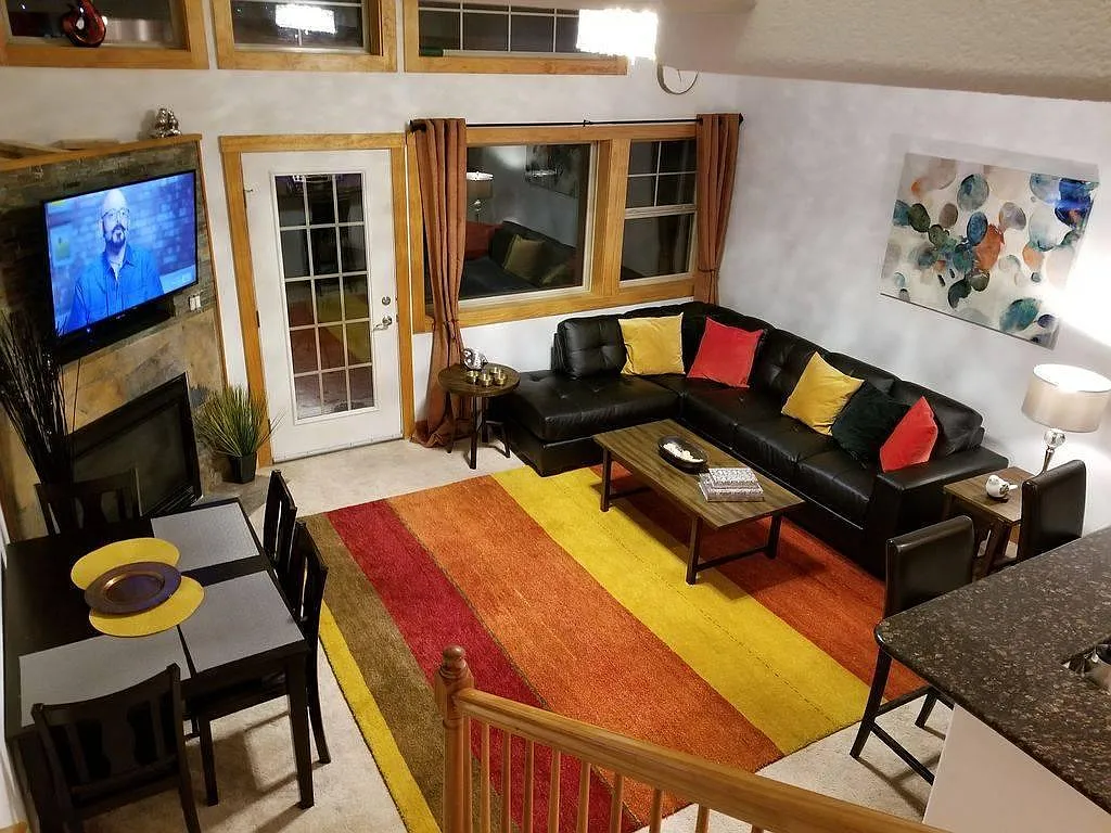 135 Main St — Photo 2