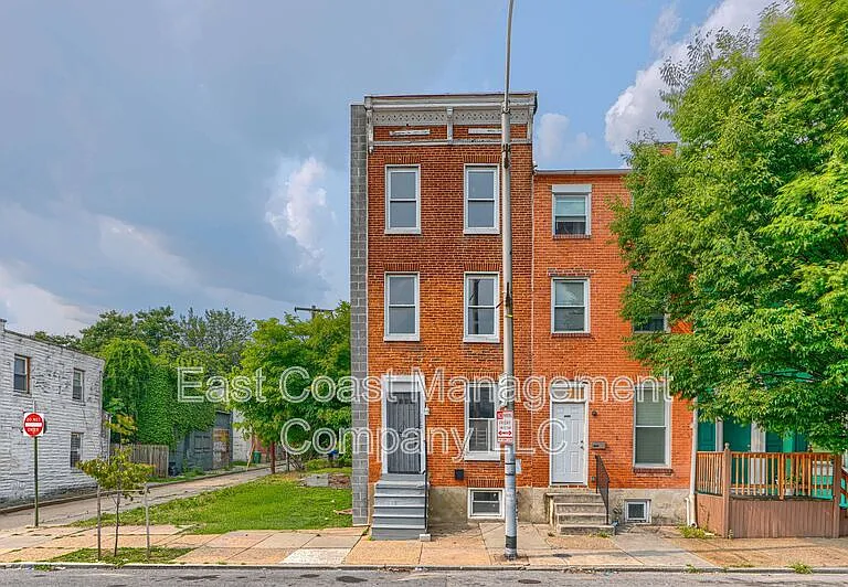 1220 W Pratt St — Photo 21