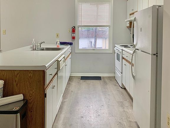 4th image of 1036 Chancellor Ave APT 4