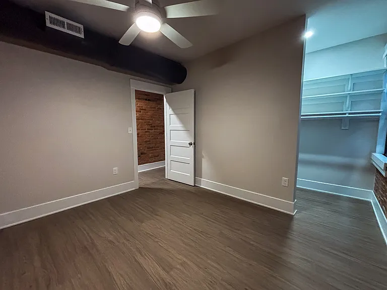 1318 Main St #2 — Photo 10
