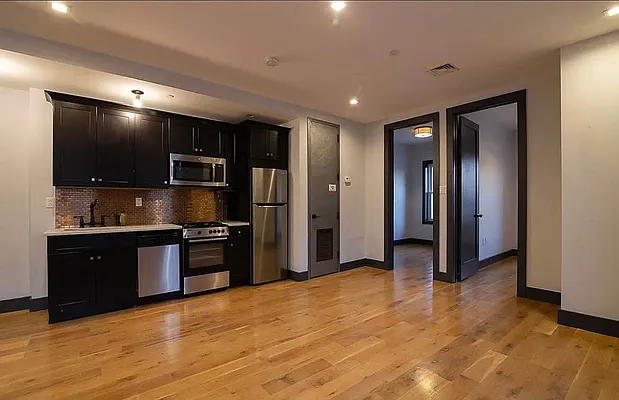 Rented by Skyhigh Realty NYC LLC | media 20