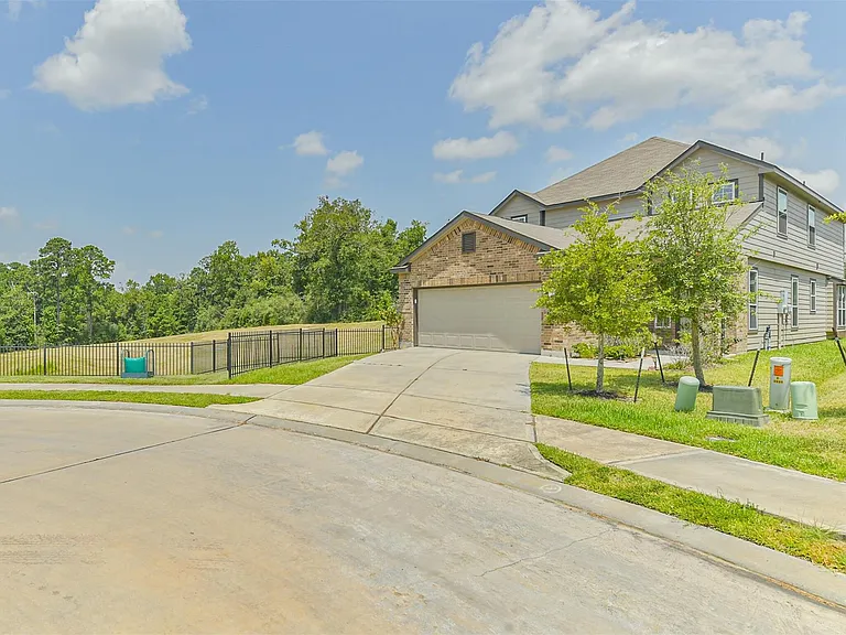 2934 Lawrence Park Ct — Photo 42