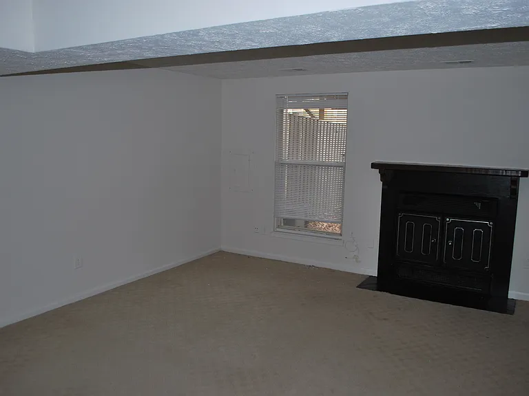 9192 Forest Breeze Ct — Photo 2