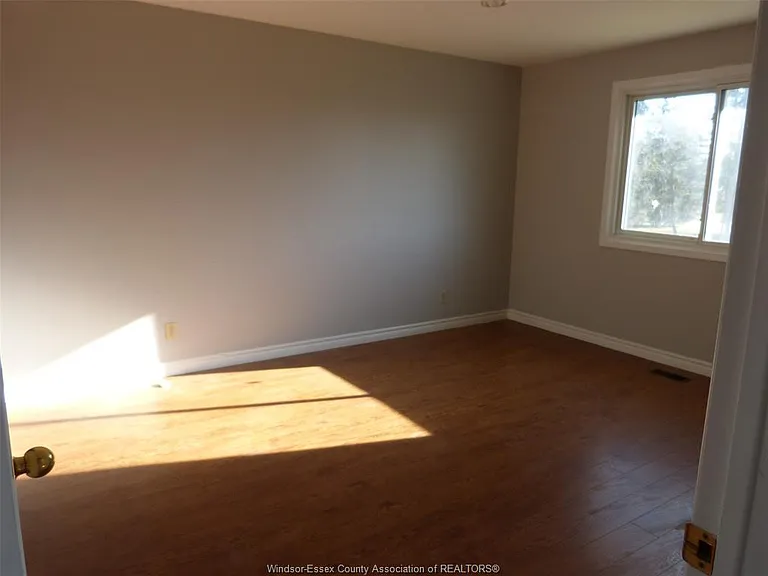 355 Munger St W — Photo 9