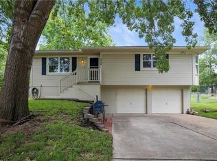 512 NE 3rd St, Blue Springs, MO 64014