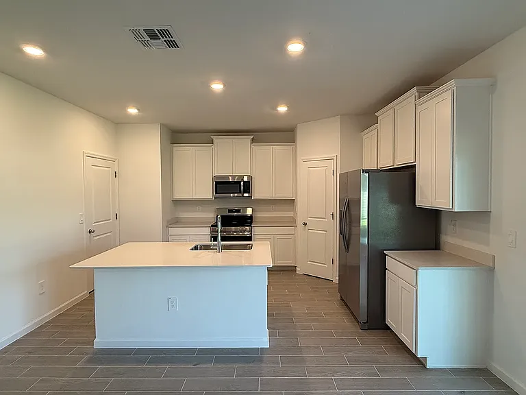 8786 SW 69th Ter — Photo 3