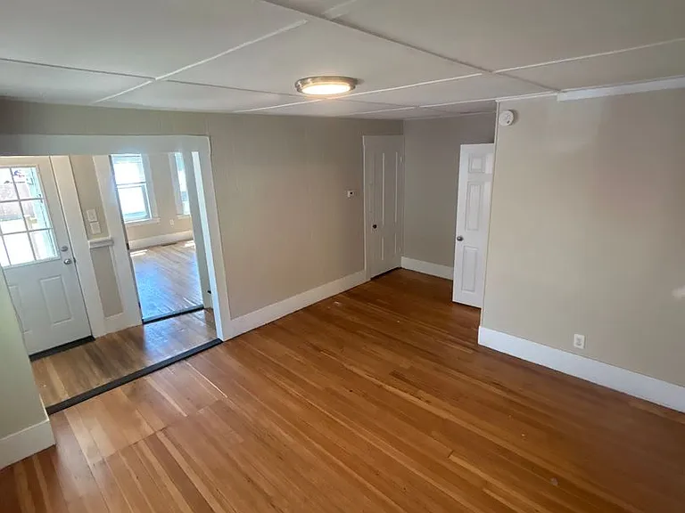 21 Lincoln Street — Photo 1