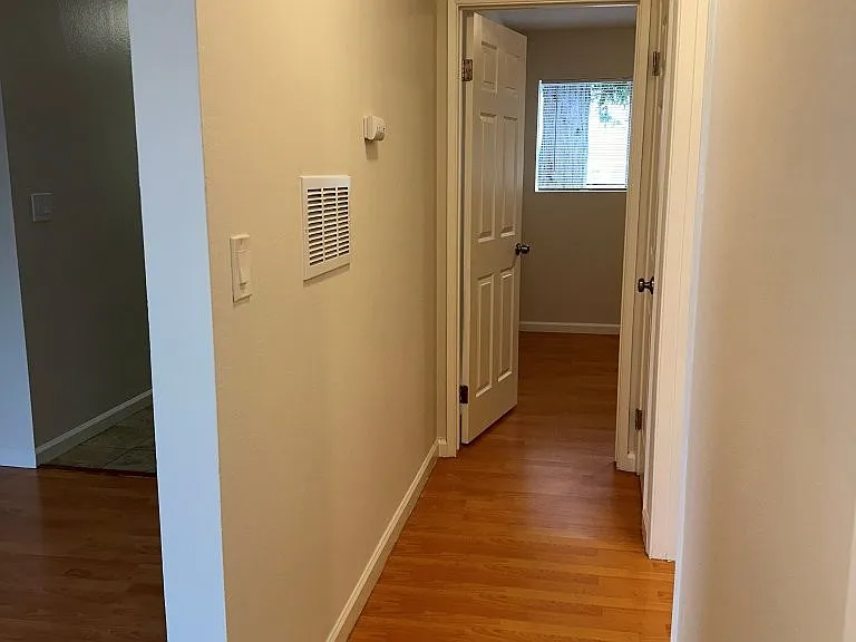900 Alvarez Ave #8 — Photo 16