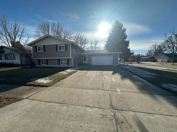 1400 S 3rd St, Bismarck, ND 58504