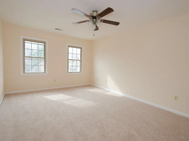 10336 Hampshire Green Ave — Photo 9