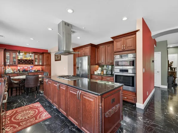 34237 Torrey Pine Ln, Union City, CA 94587