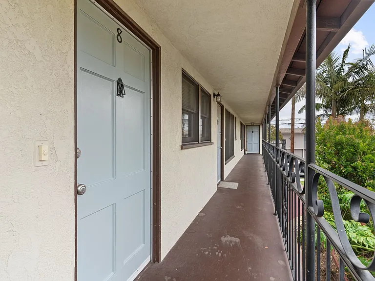 2104 E Florida St — Photo 10