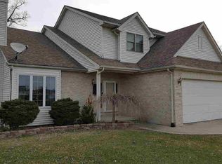 2960 E Country Ln, Monroe, MI 48162