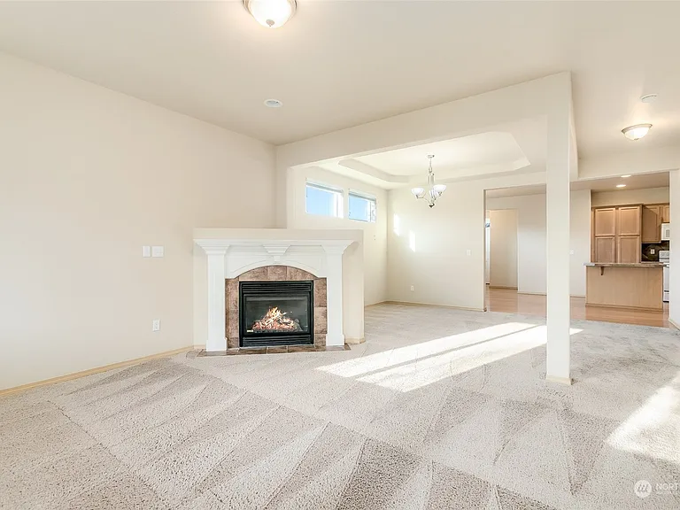 18240 97th Avenue Ct E — Photo 2
