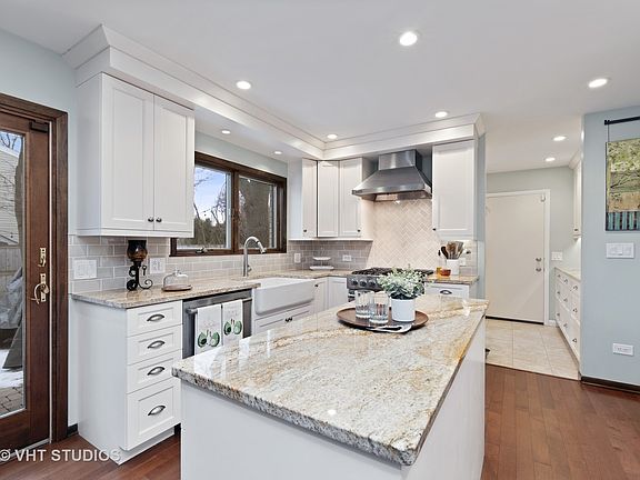 5th image of 1204 Highland Ln
