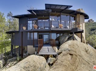 300 Loma Metisse Rd, Malibu, CA 90265