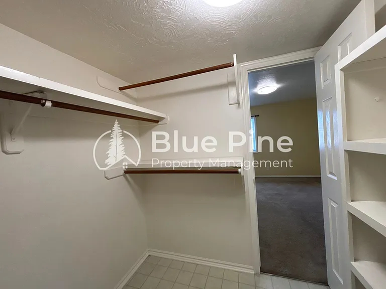 1916-1930 Henryanna Ave #1928 — Photo 6