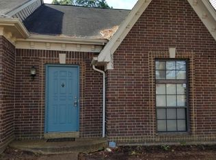 8333 Twin Rivers Dr, Cordova, TN 38016