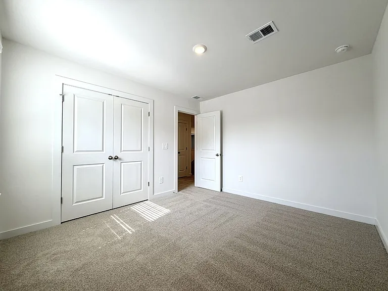 2372 Woodmeadow Dr — Photo 24