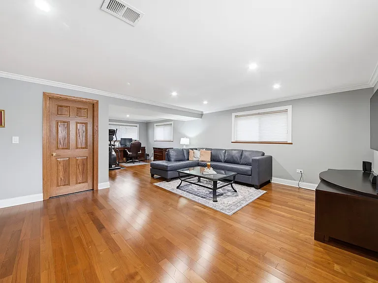 E Burr Oak Dr — Photo 19