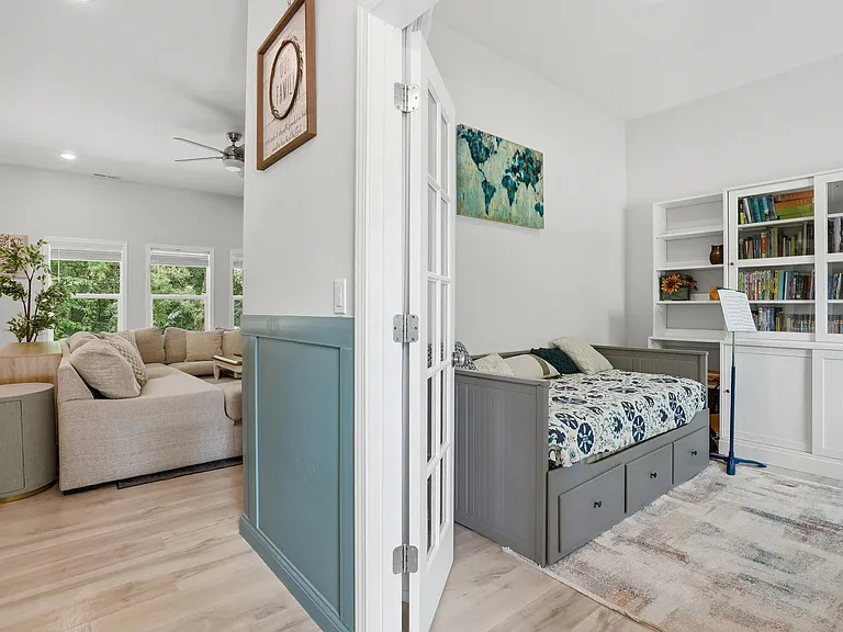 2404 Baxley Dr — Photo 14