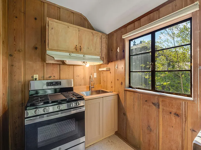 1434 Fernwood Dr — Photo 32