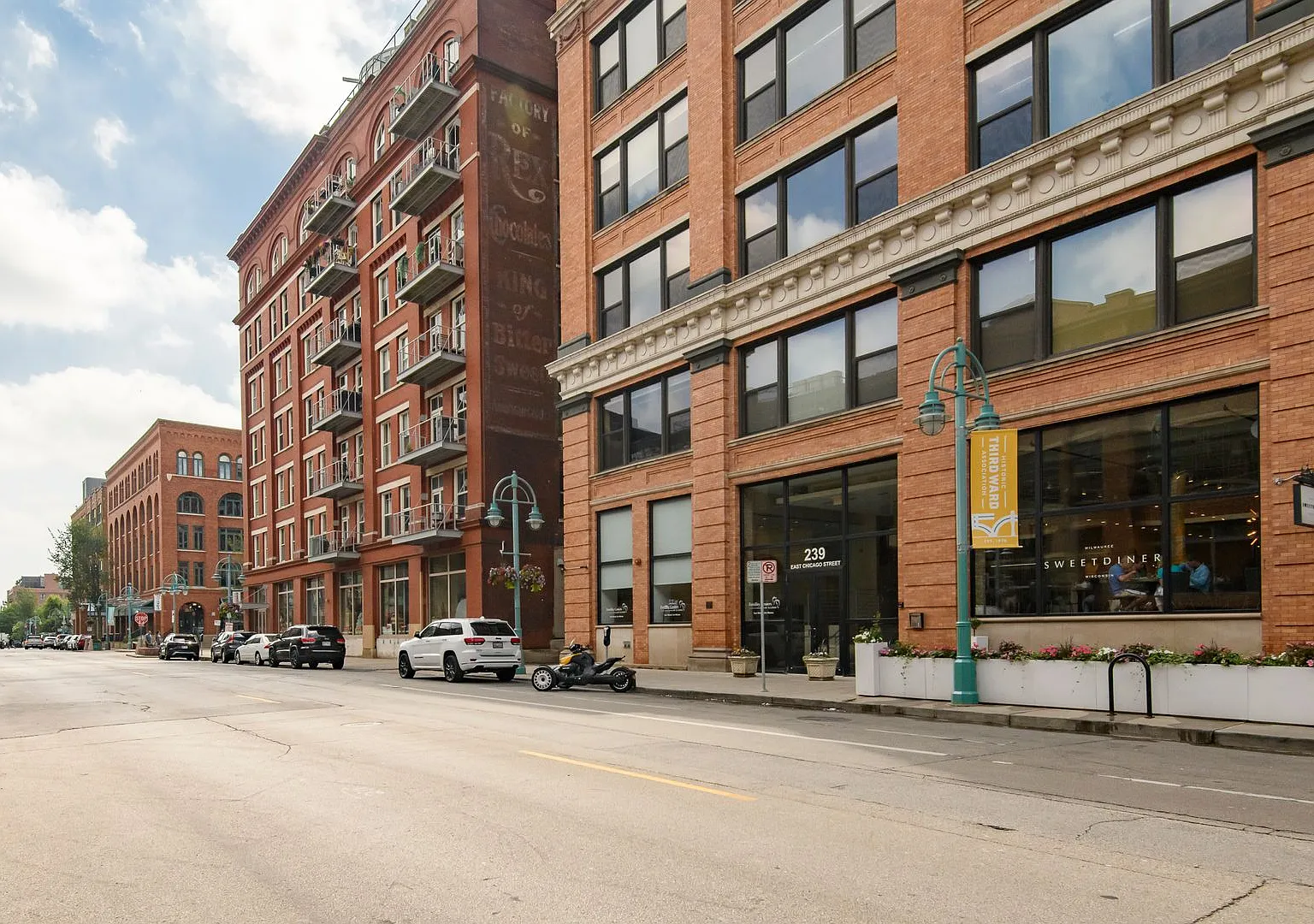 Luxury Milwaukee Condo for Rent — Photo 1
