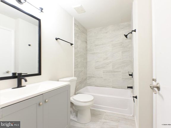 5th image of 8628 Beekman Pl #28B