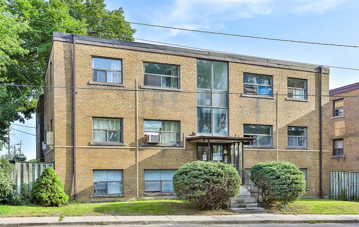 Building Photo - 5 Greentree Ct