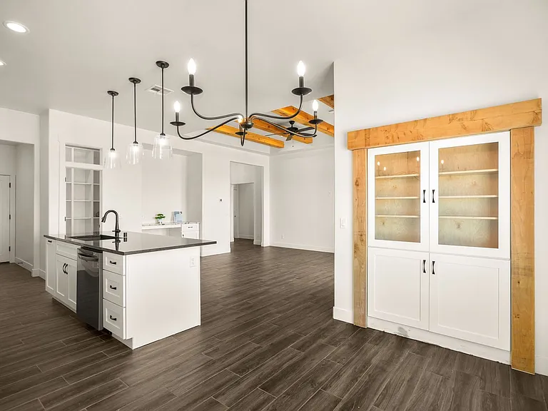 4025 Boardwalk Rd — Photo 14
