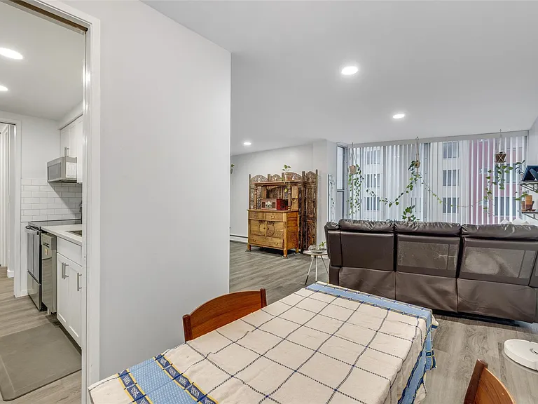8200 E Jefferson Ave #506 — Photo 30