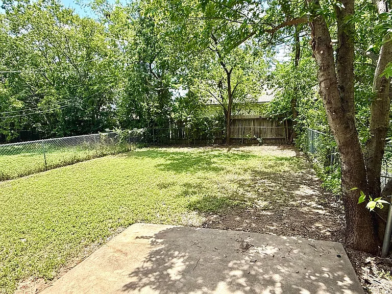 403 Country Aire Dr — Photo 12