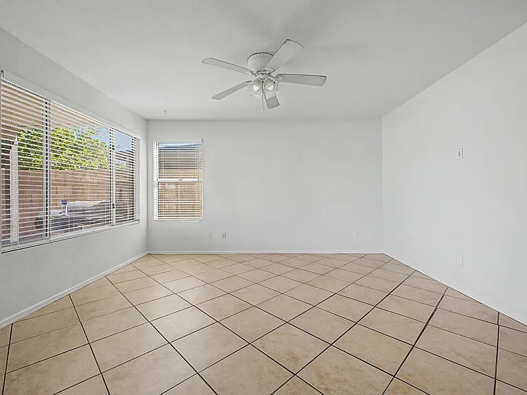 1295 S Honeysuckle Ln — Photo 14