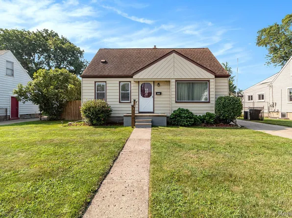 29827 Dover St, Garden City, MI 48135