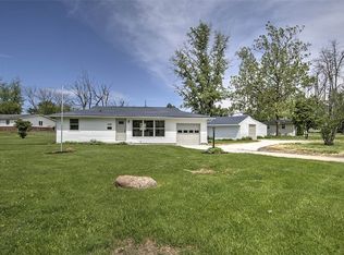 3185 S Wheatland Rd, Decatur, IL 62521