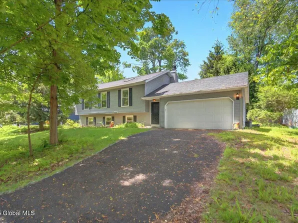 72 Algonquin Road, Clifton Park, NY 12065