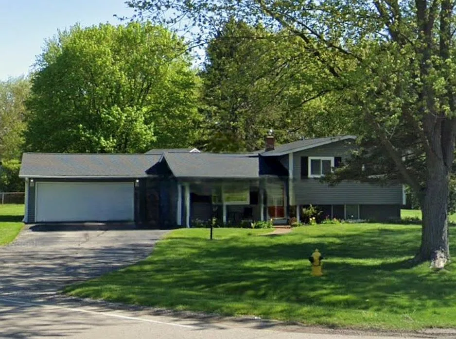 5252 Maple Ave photo 1