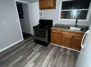 241 Park Rd, Hamden, CT 06517