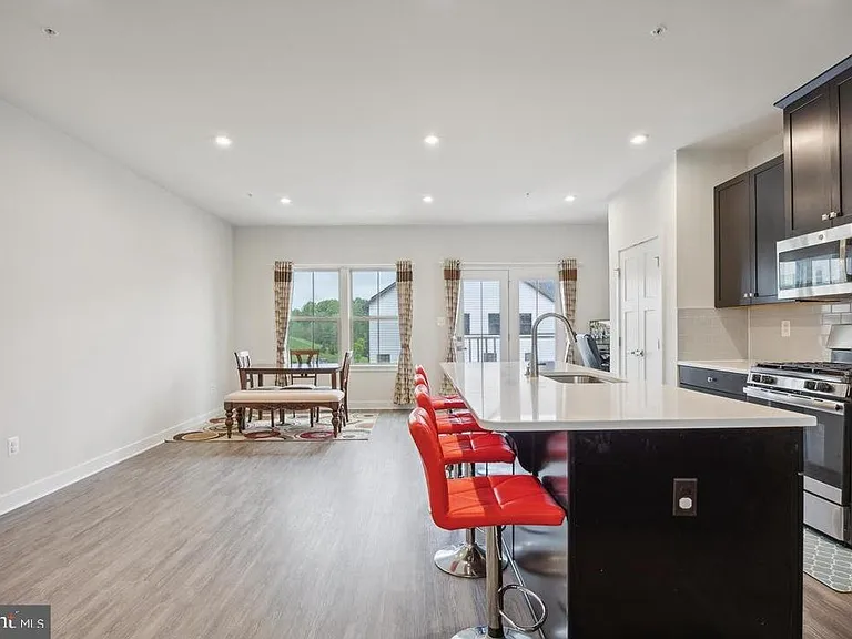 6070 Fallfish Ct — Photo 4