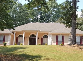 105 Cambridge Ct, Lagrange, GA 30241