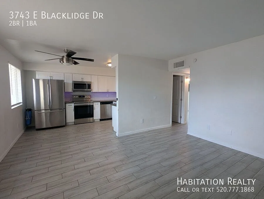 Beautifully renovated 2bd/1bath brick home in central Tucson, with mountain views! — Photo 3