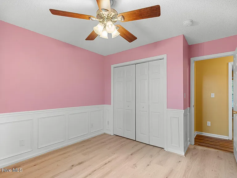 101 Barrington Ct — Photo 14