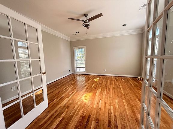 5th image of 1537 Oakhurst Dr