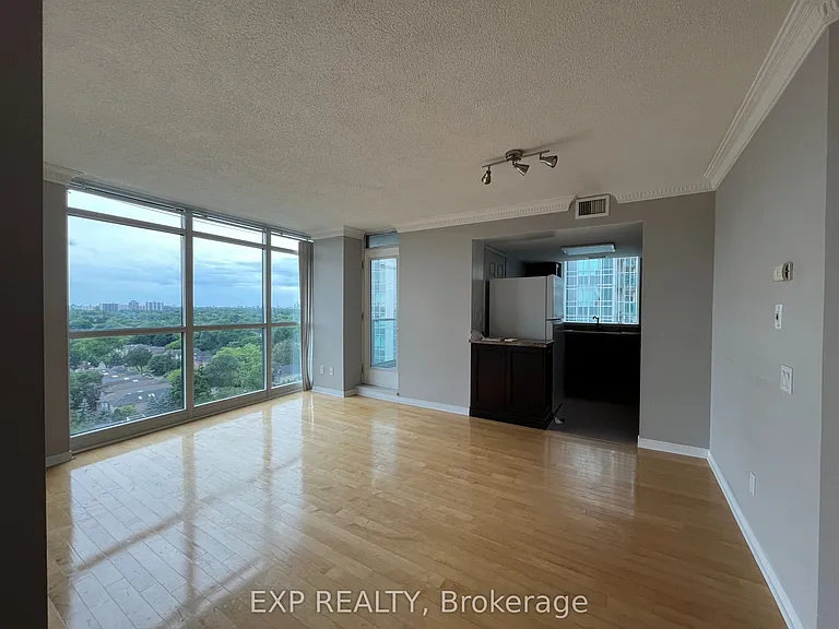 28 Harrison Garden Blvd #1608 — Photo 6