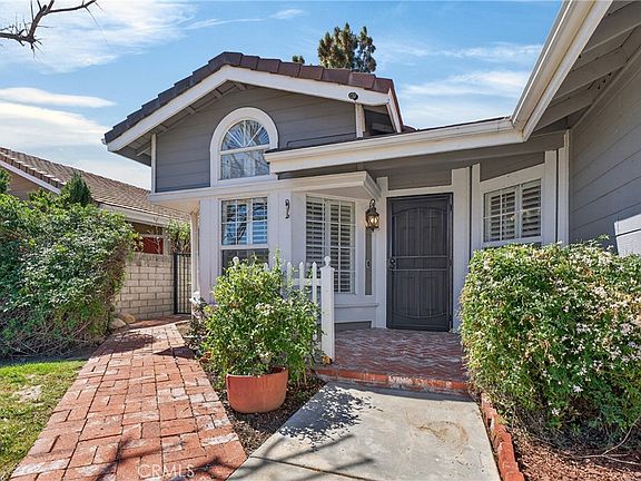 3rd image of 25837 Anderson Ln