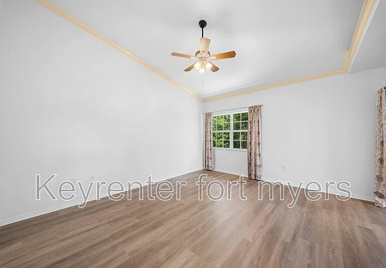 5370 Park Rd #4 — Photo 13