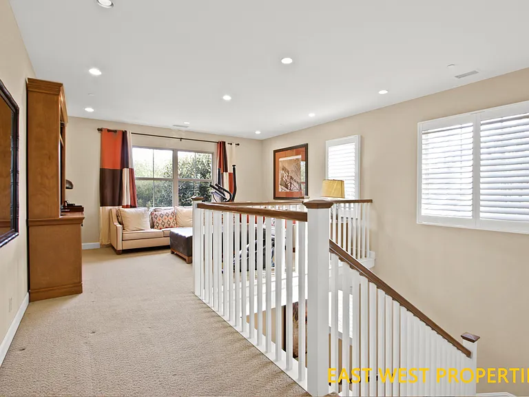 42 Royal Grv — Photo 17